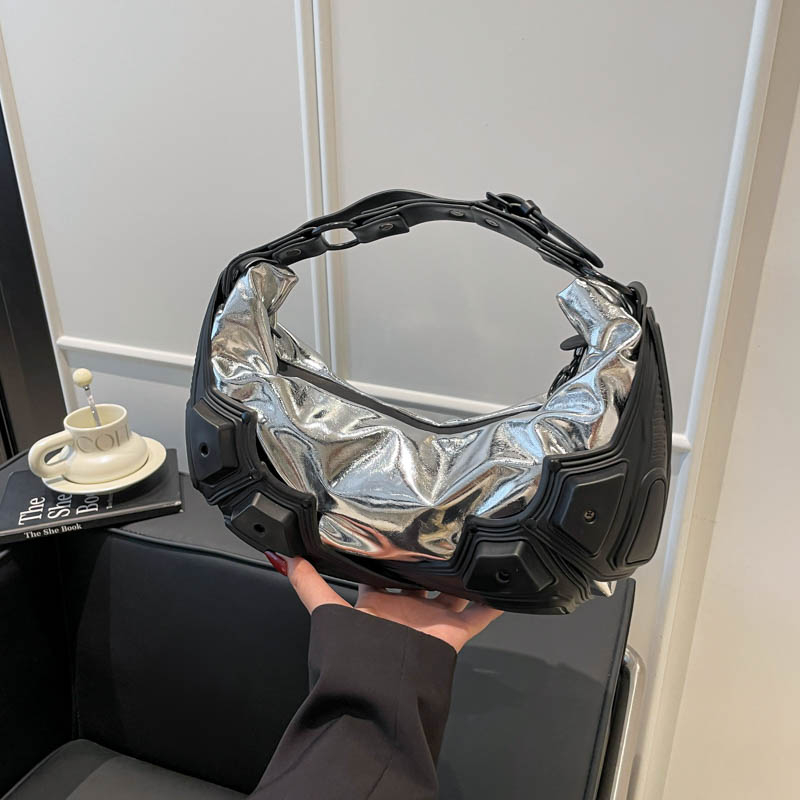 Dunkle Trendige Halbmondförmig – Women Bags 2026 Trends Bewertung und Preis